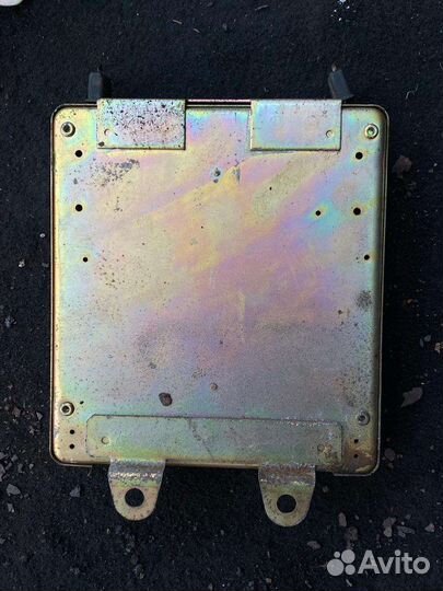 Эбу mitsubishi space wagon MD305771 E2T61586