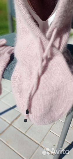 Капор с манишкой и митенками