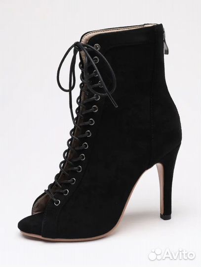 Ботильоны на каблуке с открытым носом