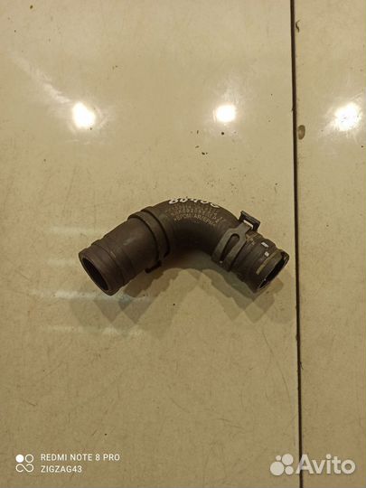 Патрубок системы охлаждения