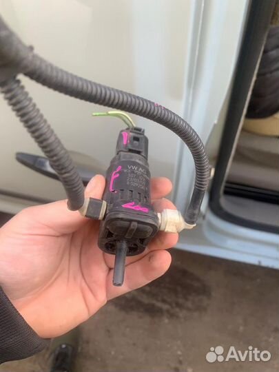 Насос стеклоомыватель на caddy touran