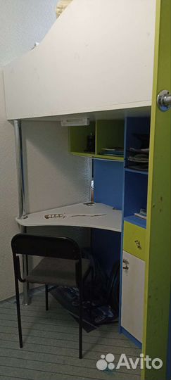 Кровать-чердак. Уголок школьника