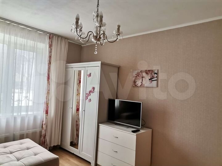2-к. квартира, 53 м², 1/9 эт.