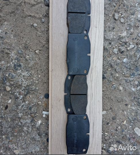 Колодки тормозные передние opel kadet новые 4 шт