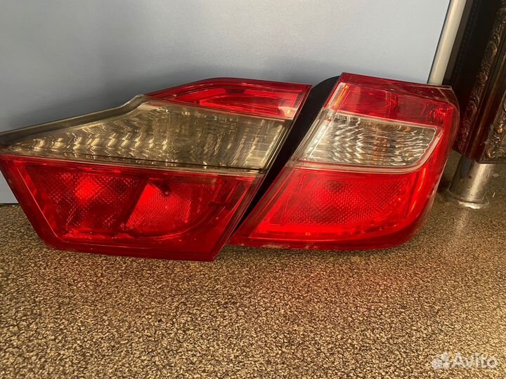 Оригинальные фары на camry 50