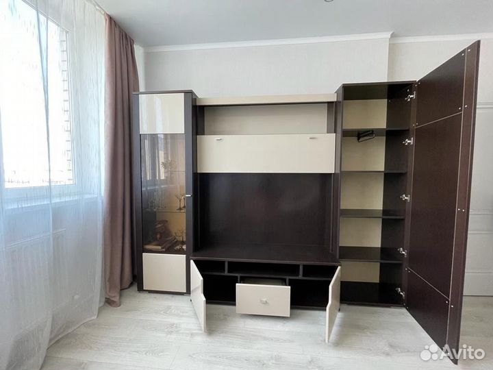 Стенка в гостиную