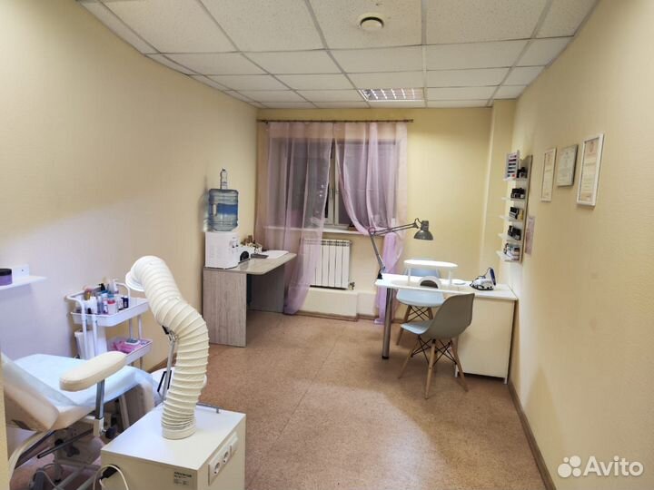 Мастер маникюра, педикюра, наращивания ногтей