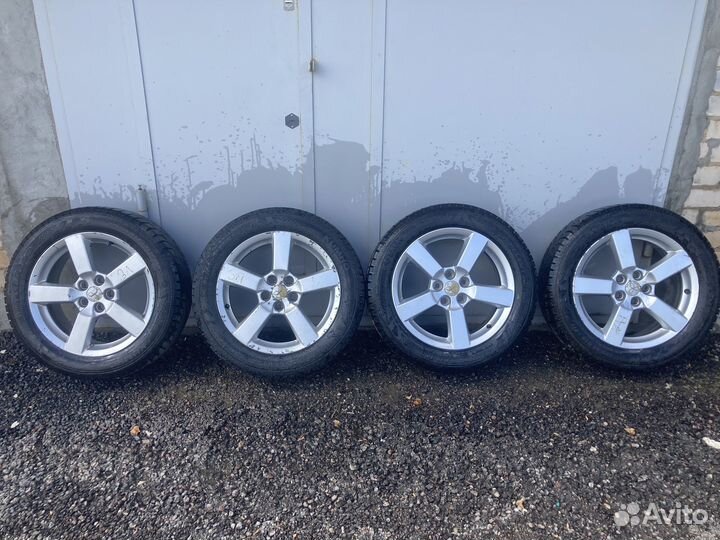 Комплект зимних колес r18 на Mitsubishi