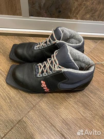 Лыжные ботинки р.37 (24см)