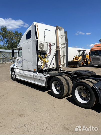 Freightliner Columbia, 2002