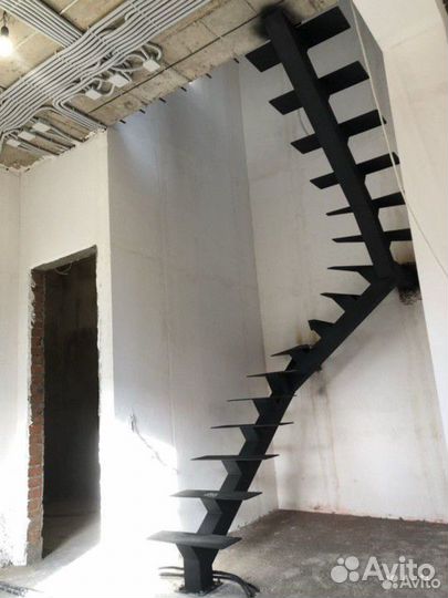 Металлическая лестница