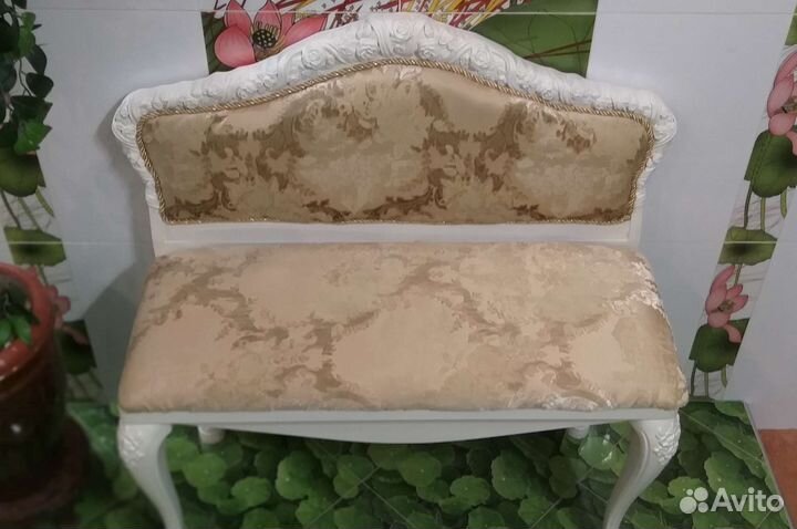 Банкетка в прихожую