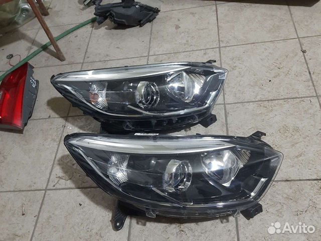 Фара правая Renault Kaptur