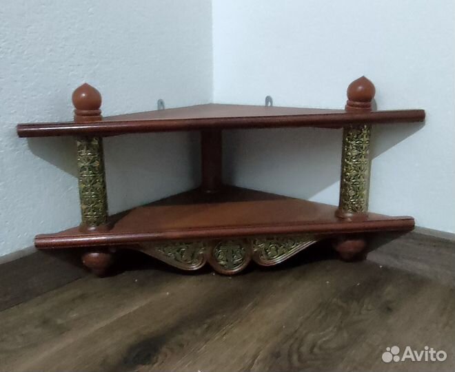 Полка под иконы угловая