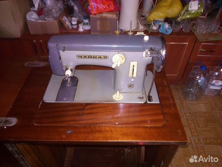 Швейная машина Чайка 2