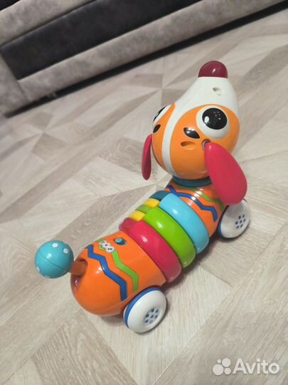 Музыкальный щенок на пульте управления