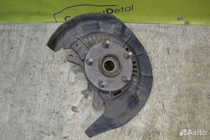 Кулак левый Lexus RX 3 Highlander 2 3