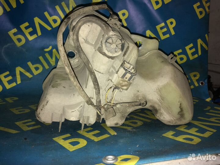 Бачок жидкости стеклоочистителя Volvo S80