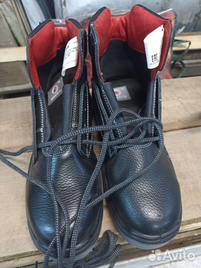 Ботинки кожаные рабочие новые