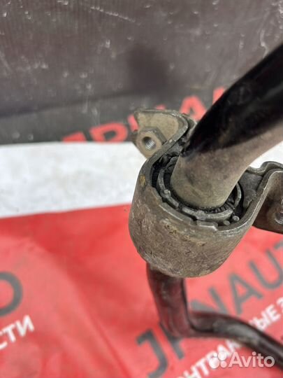 Передний стабилизатор Volkswagen Tiguan 1