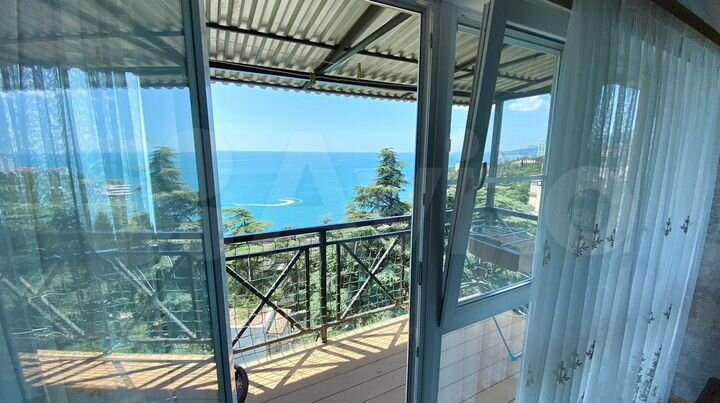 2-к. квартира, 60 м², 3/3 эт.