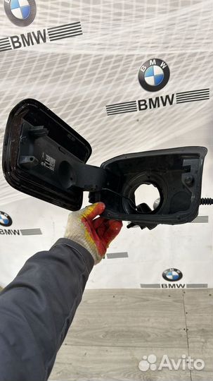 Механизм лючка бака BMW F10 рест