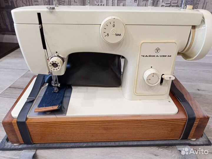 Швейная машина Чайка