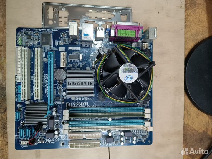 Материнская плата с процессором и памятью