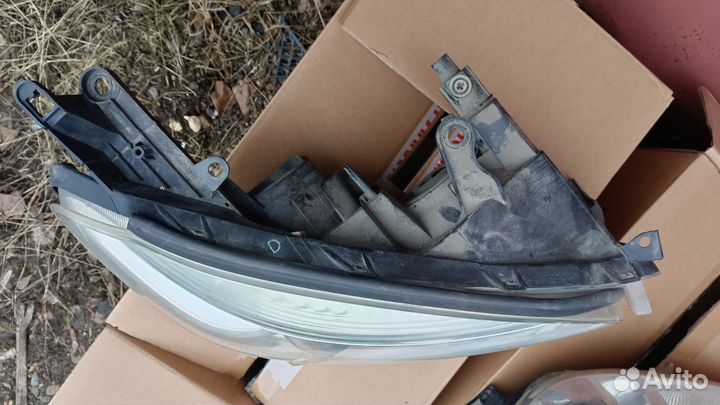 Передние Фары toyota rav4 30