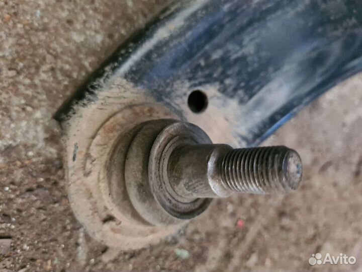 Рычаг подвески левый Hyundai solaris 2012