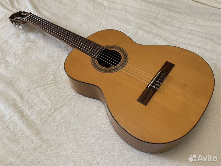 Классическая гитара Cremona