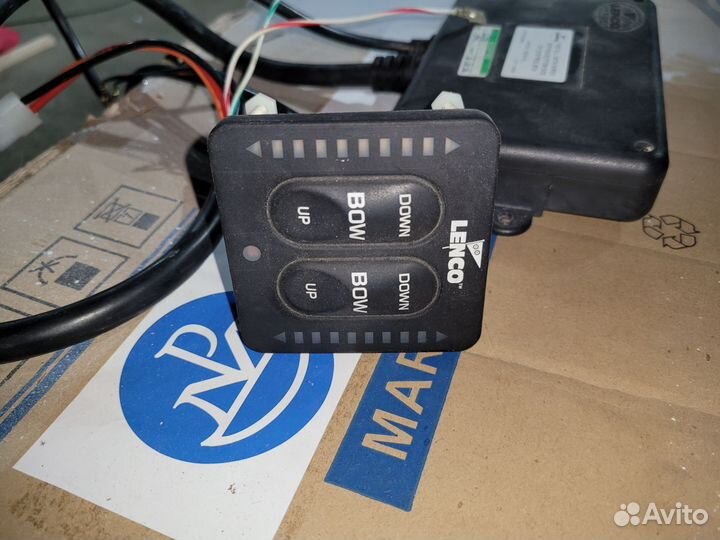 Управление транцевыми плитами Lenco