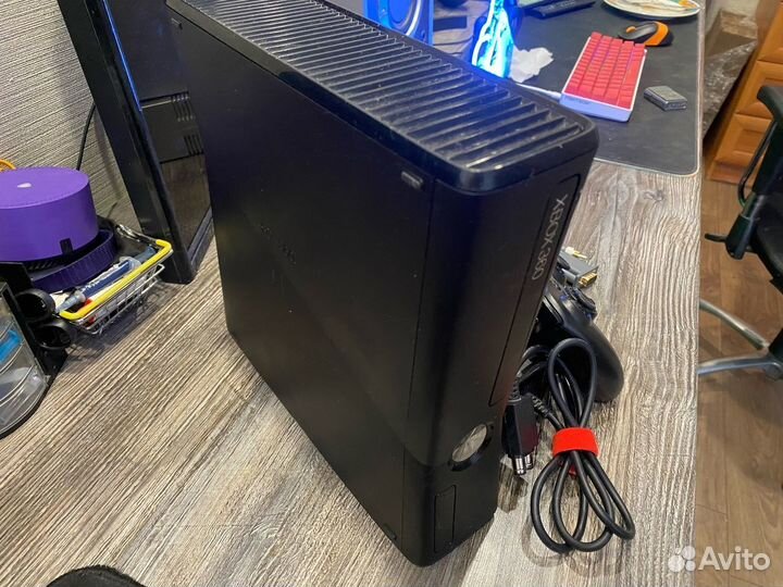 Xbox 360 slim прошитый Aurora Freeboot