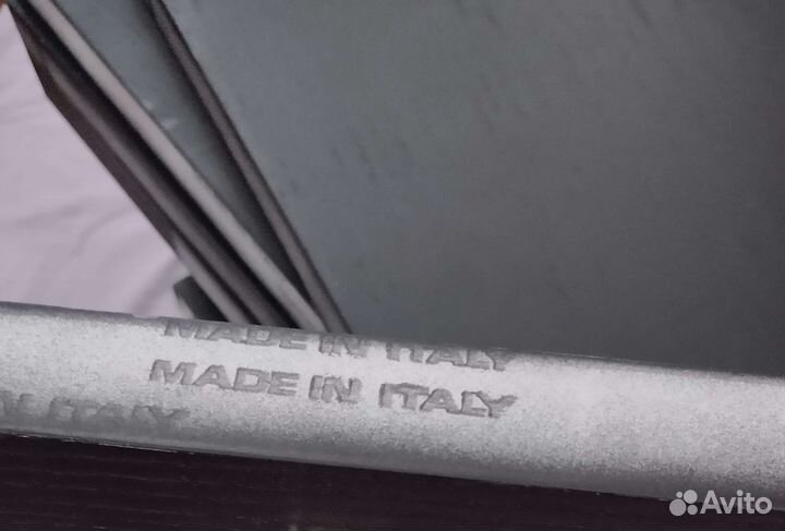 Полки от стеллажа, Италия