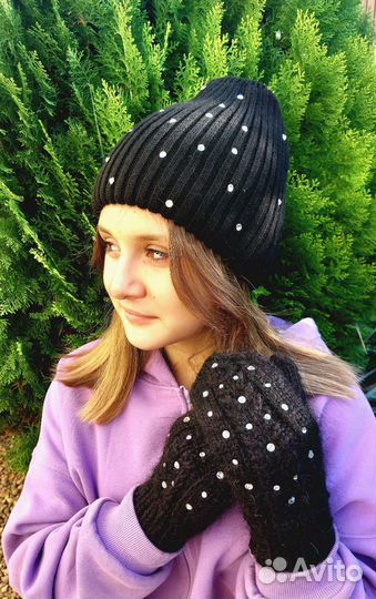 Шапка со стразами