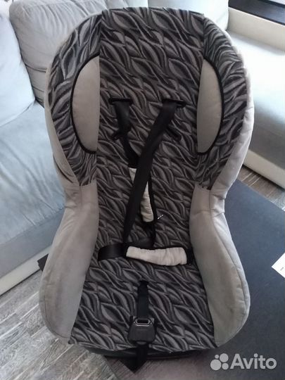 Автомобильное кресло