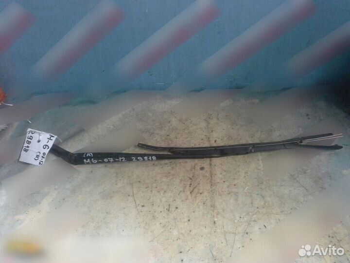 Поводок стеклоочистителя передний правый Mazda Maz