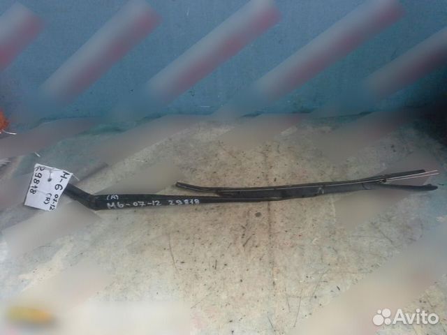 Поводок стеклоочистителя передний правый Mazda Maz