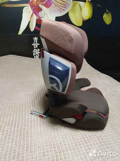 Автомобильное кресо Cybex Solution X2-Fix