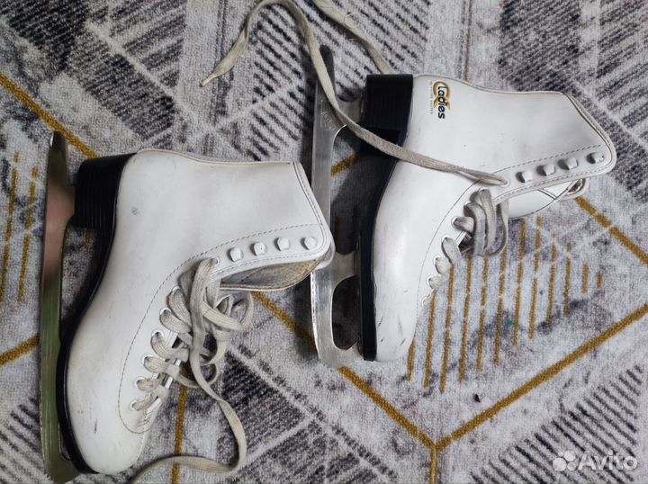 Коньки фигурные 38 размер