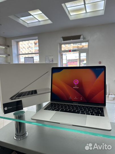 Macbook Pro 13 A1708 8/128GB Ростест
