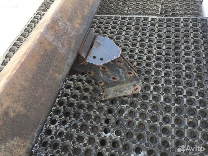 Усилитель переднего бампера Man L2000