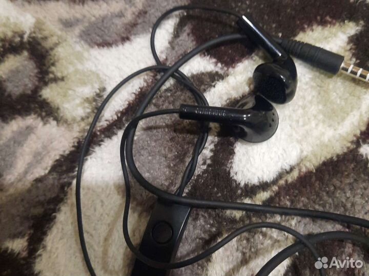 Наушники с микрофоном