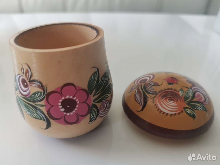 Деревянная шкатулка