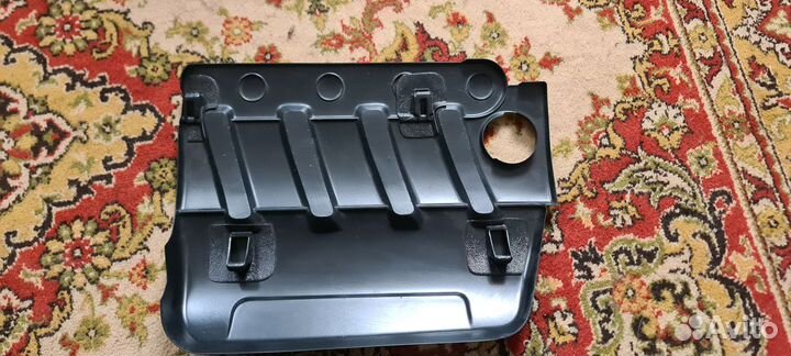 Декоративная крышка двигателя Renault K4M