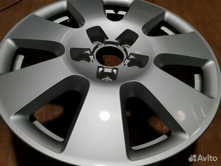 Audi Q7 оригинальный диск r18
