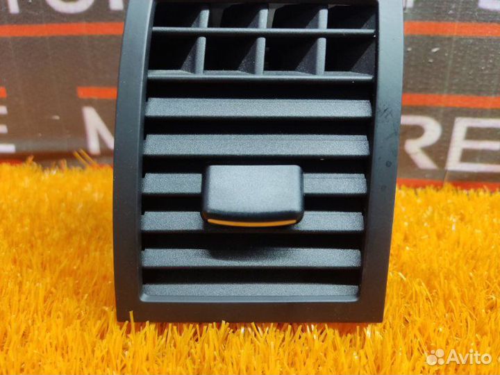 Дефлектор воздушный передний правый Volkswagen