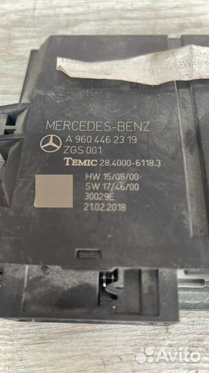 Блок управления двери Mercedes Benz A9604462319