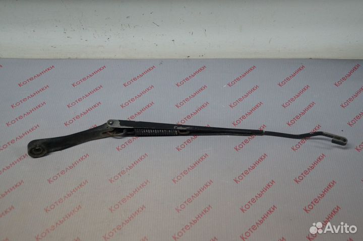 Nissan 28886-1N601 Поводок дворника передний правы