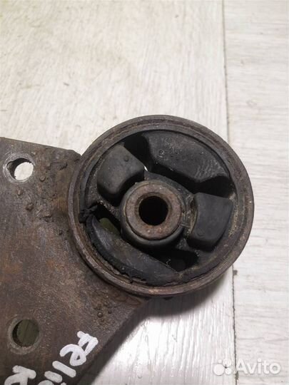 Опора кпп Шкода Фелиция